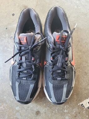 Nike Zoom Vomero 5 Black Picante Red Running Sheos US Size 9 Men's FB9149-001